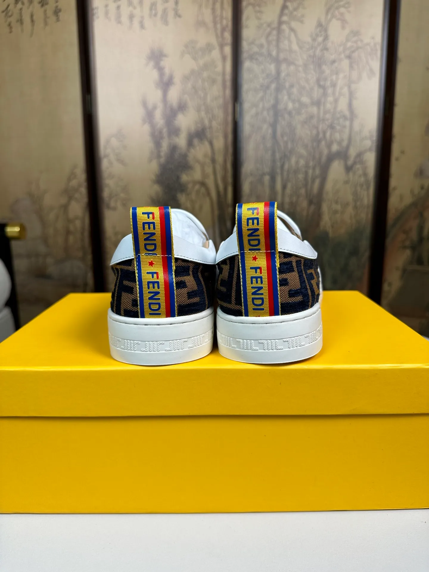 Factory price 380💰 (FENDI) New style 👊🏻 upper 🇮🇹 imported cowhide fabric 🇩🇪 imported sheepskin lining. The original outsole is molded to highlight the identity of every man, and the upper foot is stable and stable🚶🏻🚶🏻The high-end custom counters reproduce the original version📯No matter the wind or rain, the shoe last remains unchanged and can withstand the verification of time🔍️,🔵 Size: 38-44 (45 is custom-made and cannot be returned or exchanged